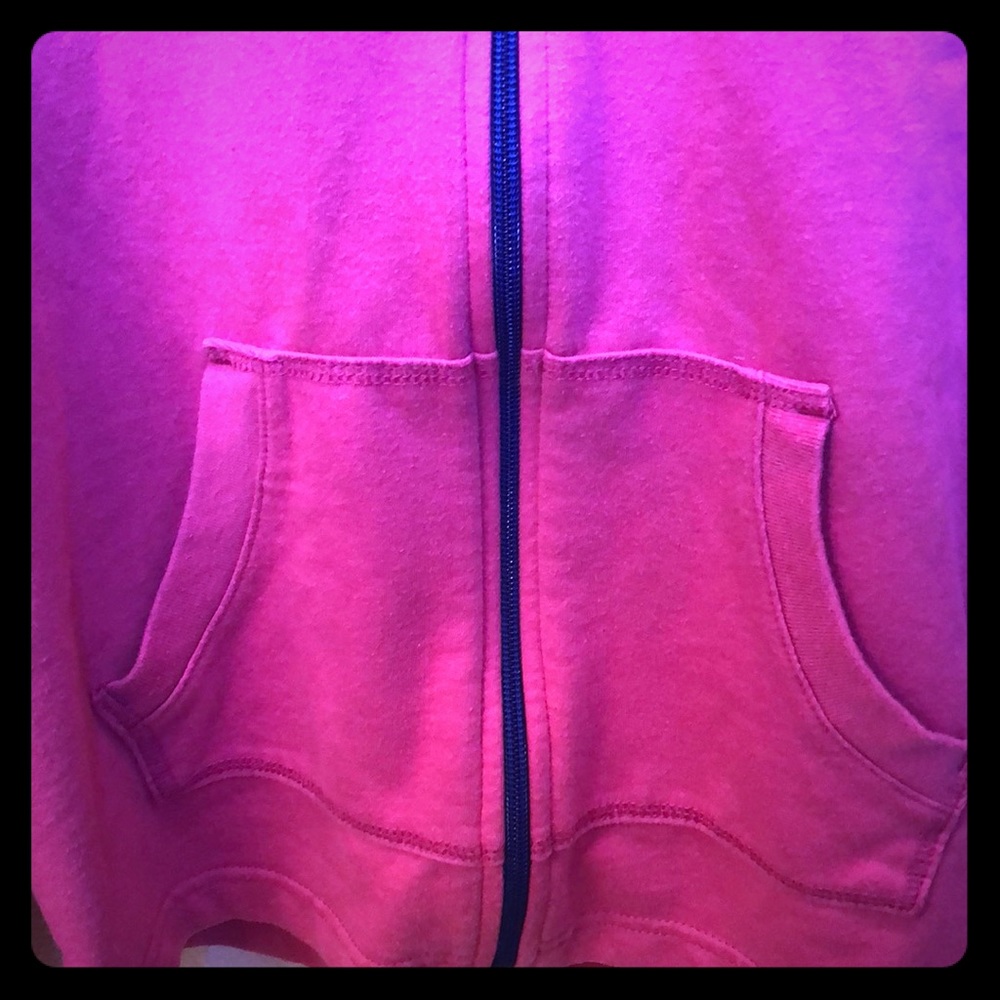 SOLD.  Girls Nike Sweatshirt - Picture 4 of 6